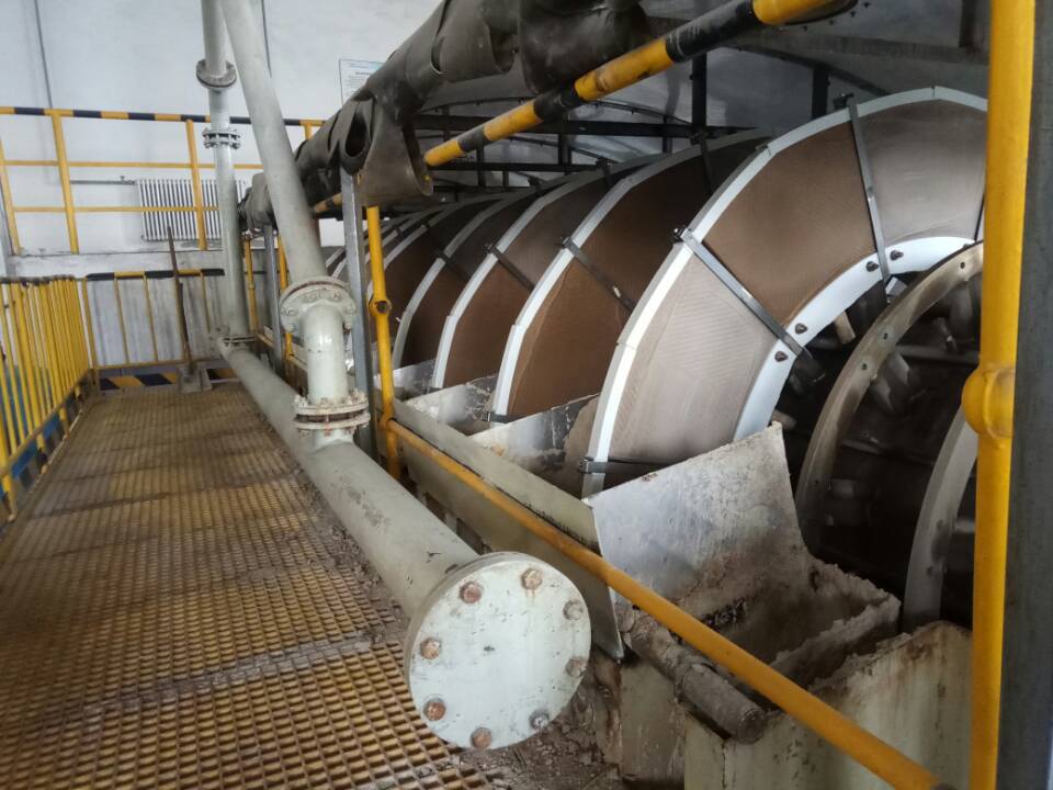 陜西華電楊凌熱電廠 #1、2機(jī)組濾布脫水機(jī)改造